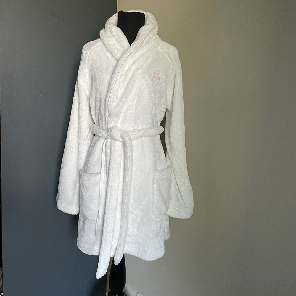 VS Victoria’s Secret plush robe